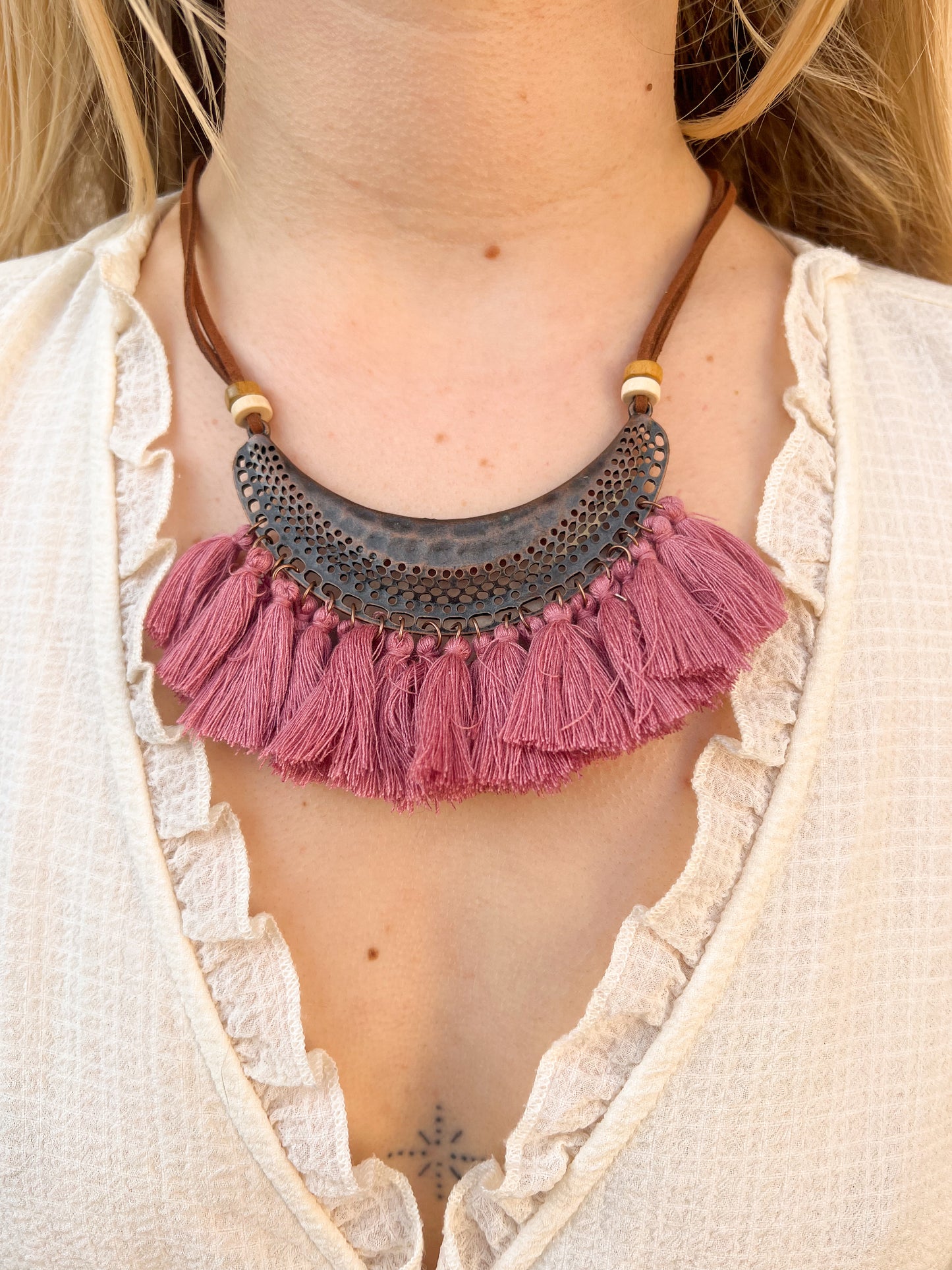 Collier pompons mauve