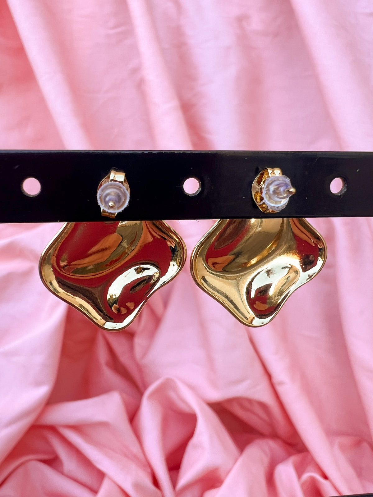 Thalina – Boucles d'Oreilles Organique Dorée Acier Inoxydable