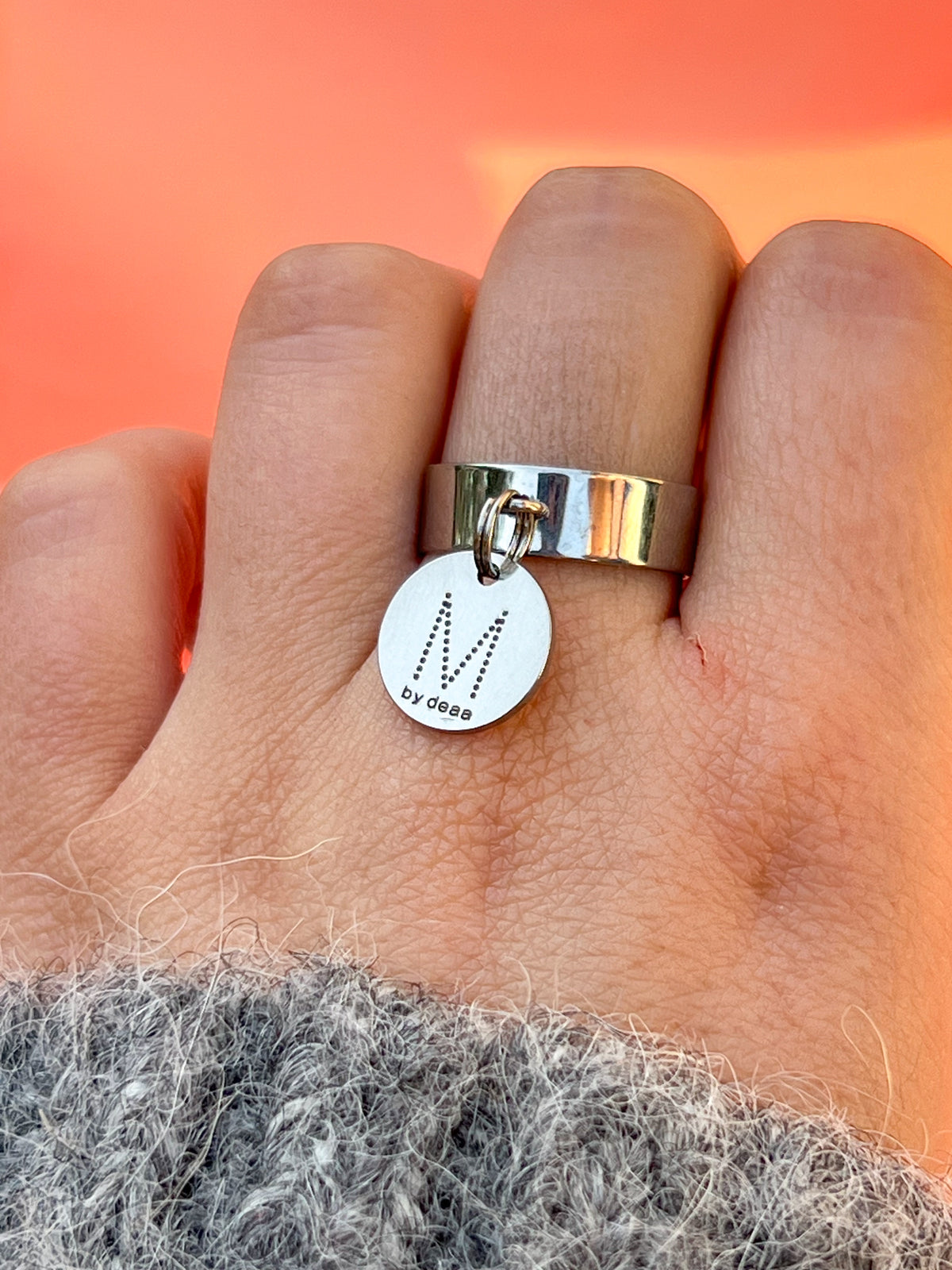 Bague Initiale Argentée Personnalisée – Acier Inoxydable