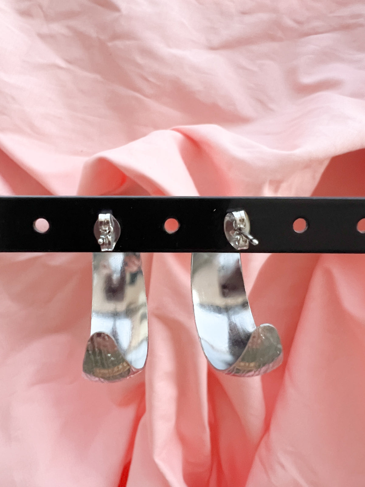 Jade – Boucles d'Oreilles Grande Créole Martelée Acier Inoxydable