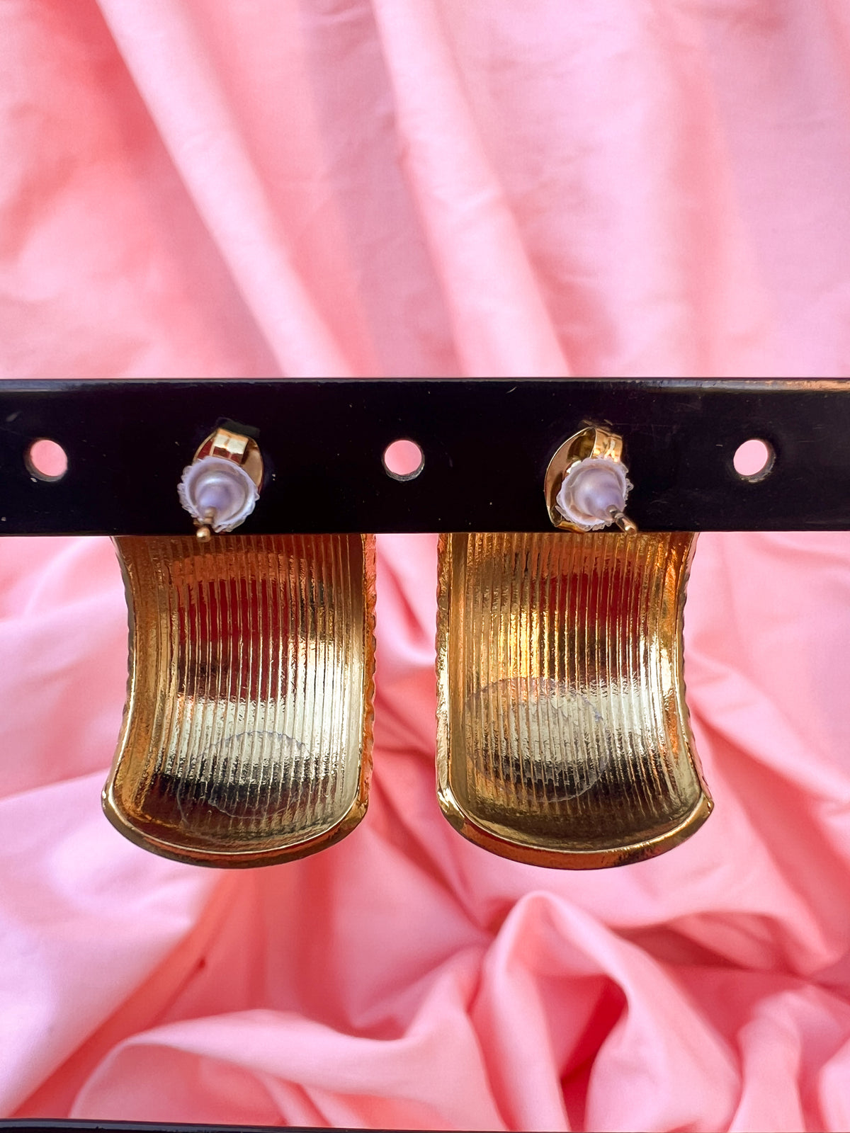 Diane – Boucles d'Oreilles Cylindre Strié Doré Acier Inoxydable