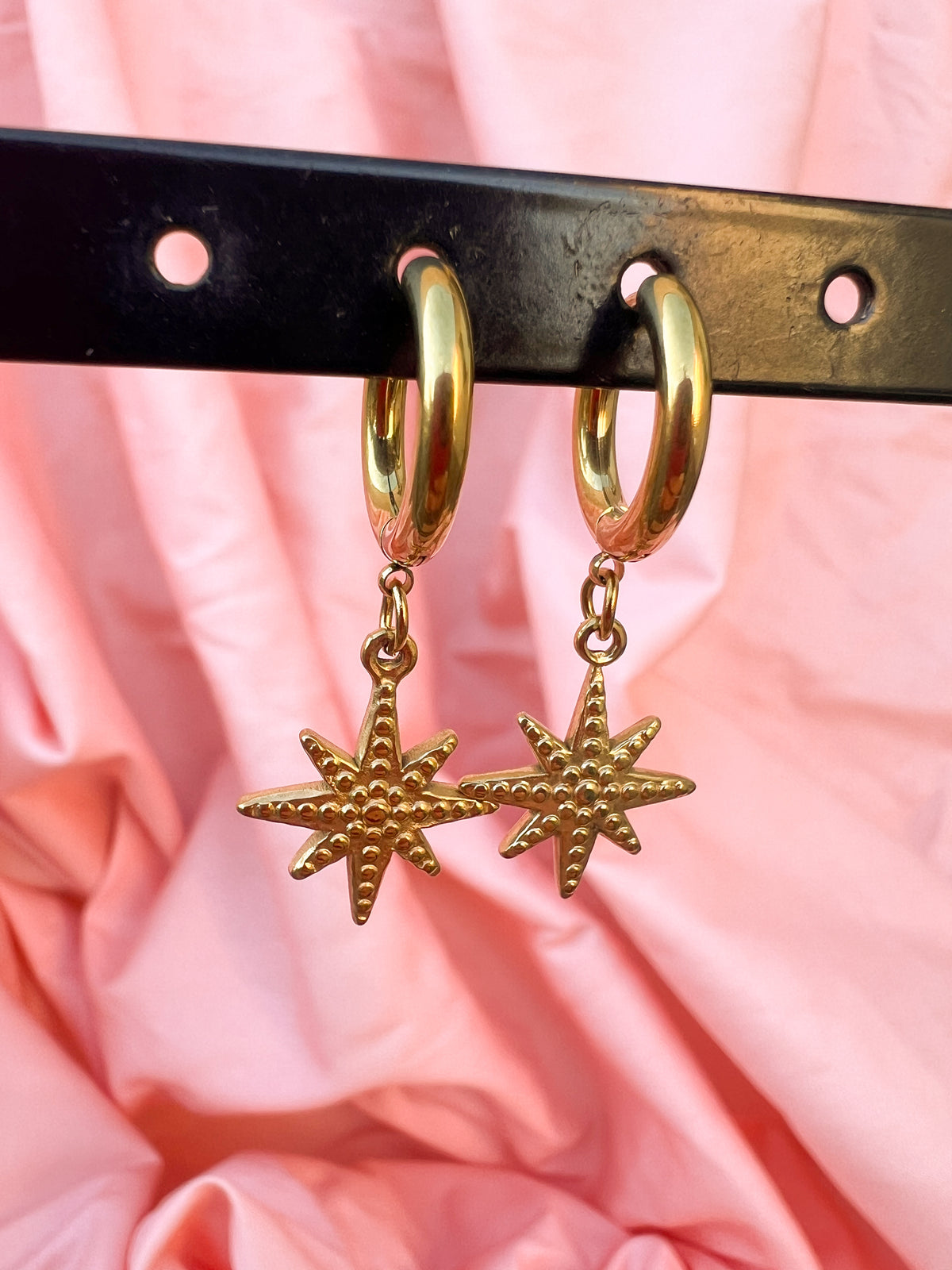 Liore – Boucles d'Oreilles Étoile Charm Dorée Acier Inoxydable