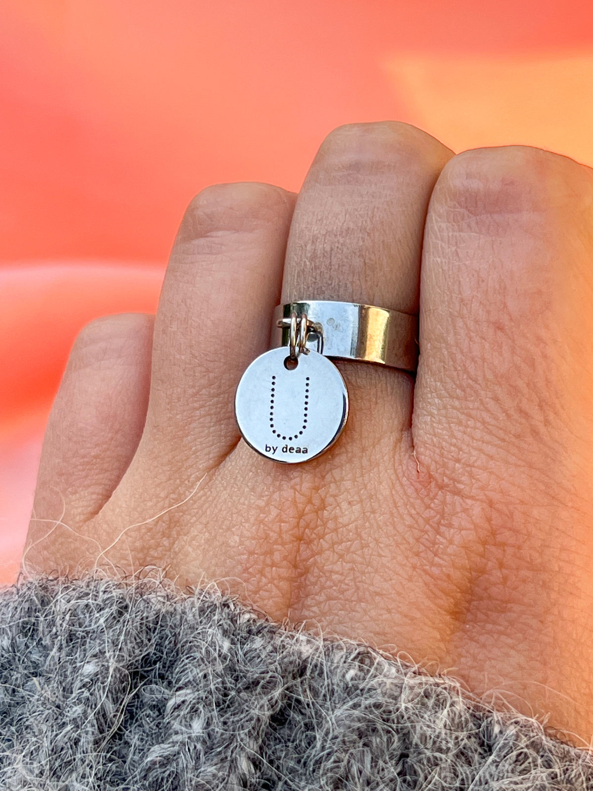 Bague Initiale Argentée Personnalisée – Acier Inoxydable