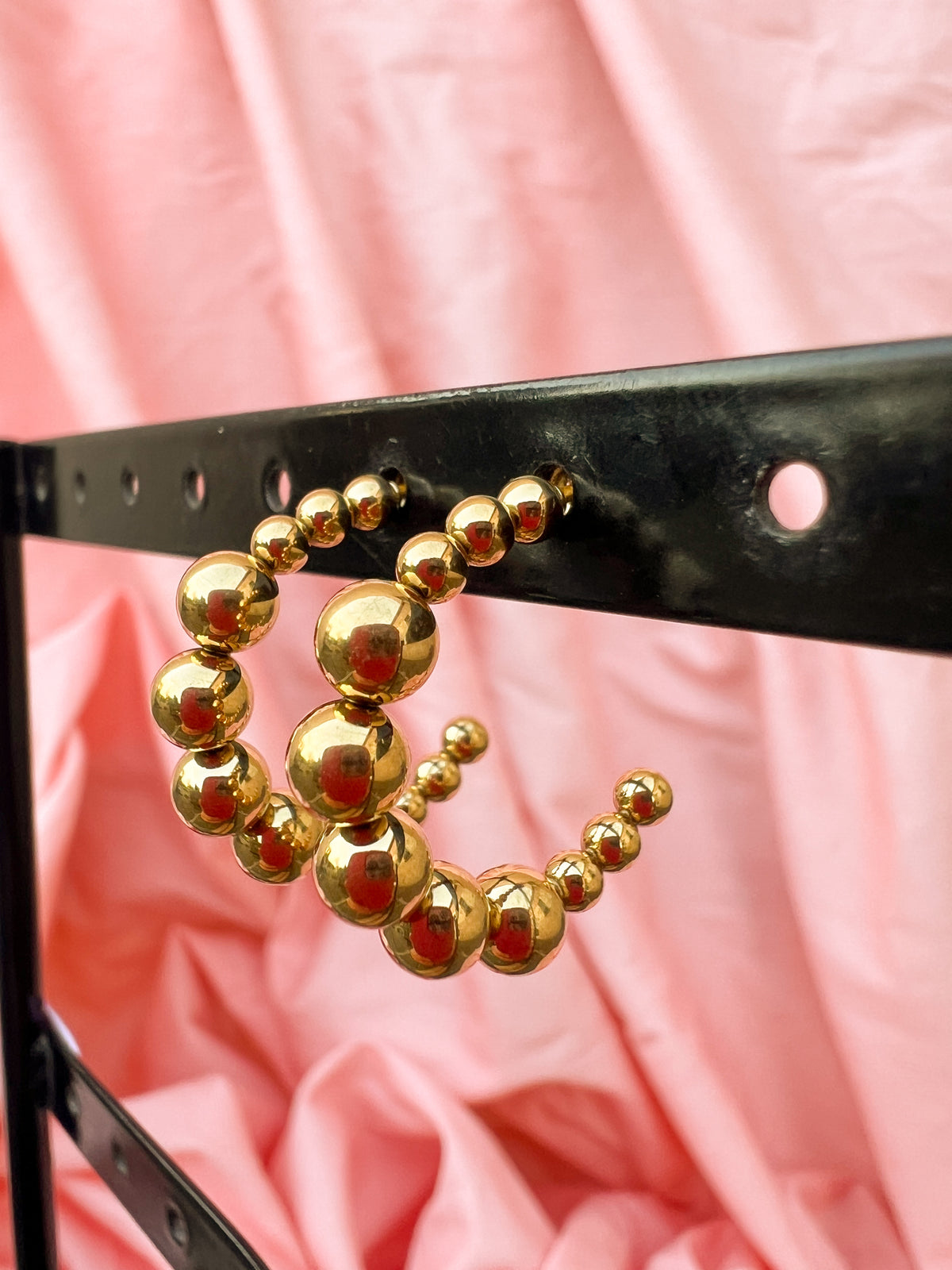 Amalfi – Boucles d'Oreilles Créole Billes Dorée Acier Inoxydable