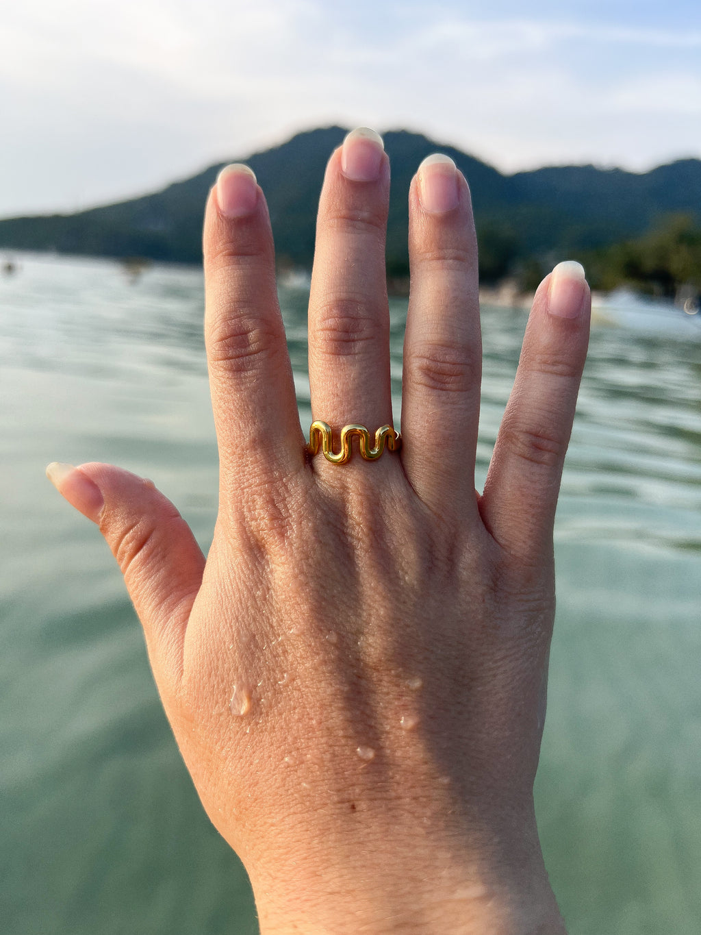 Naya – Bague Double Anneau Serpent Dorée