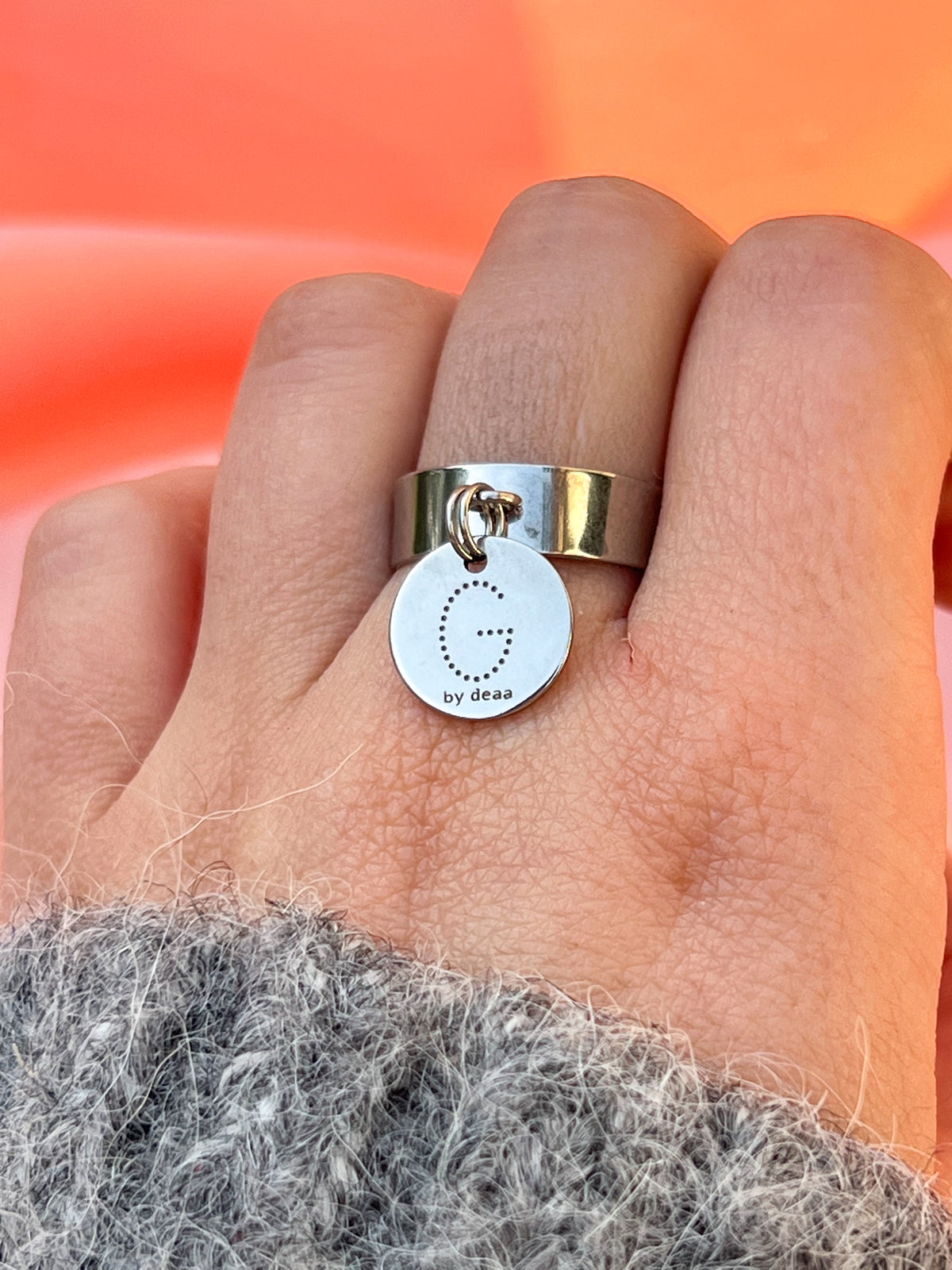Bague Initiale Argentée Personnalisée – Acier Inoxydable