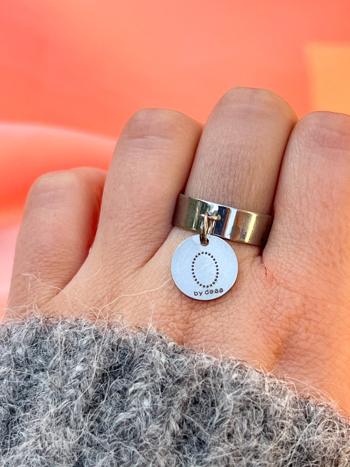 Bague Initiale Argentée Personnalisée – Acier Inoxydable