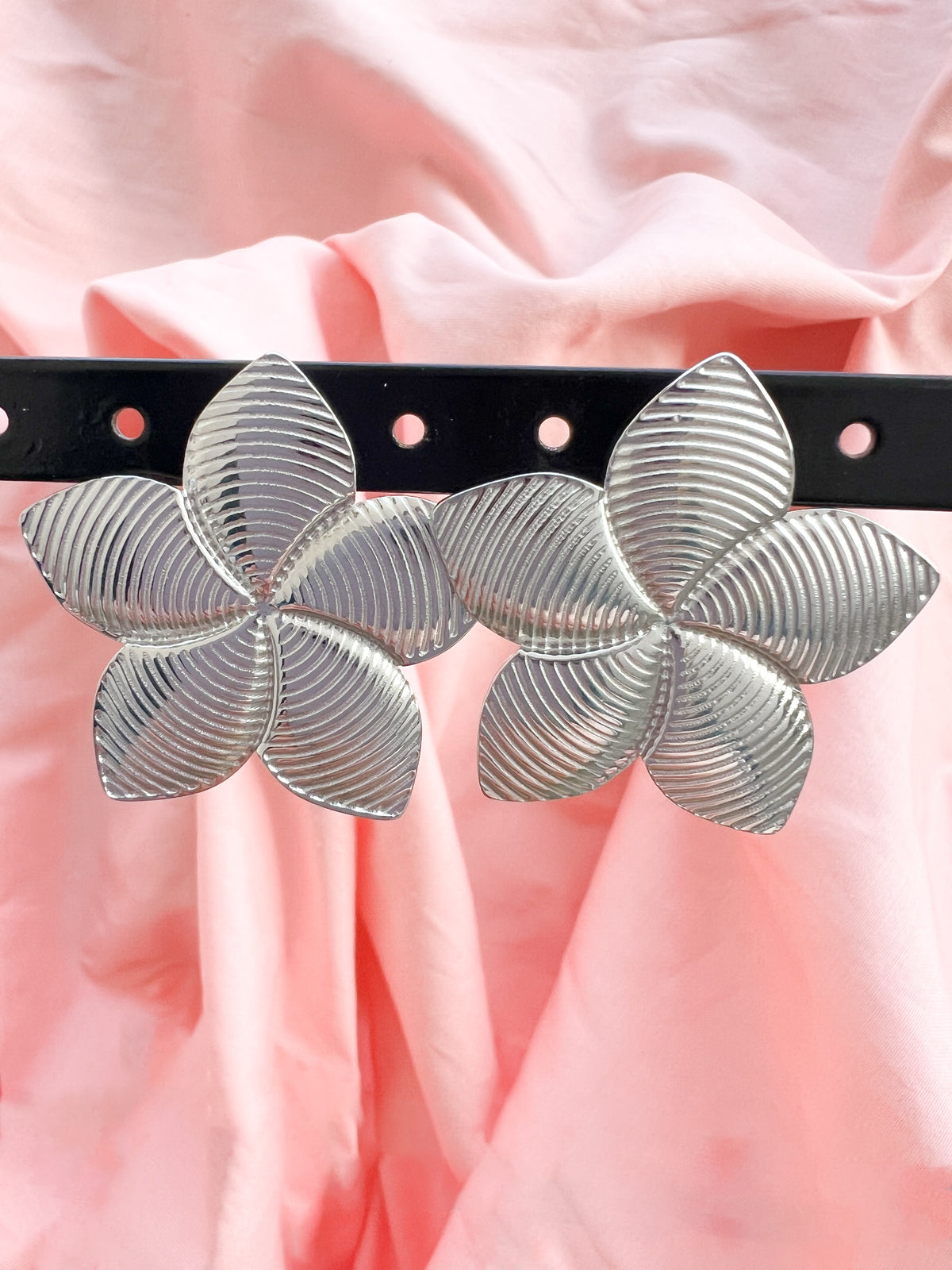 Leonie – Boucles d'Oreilles Fleur Statement Acier Inoxydable