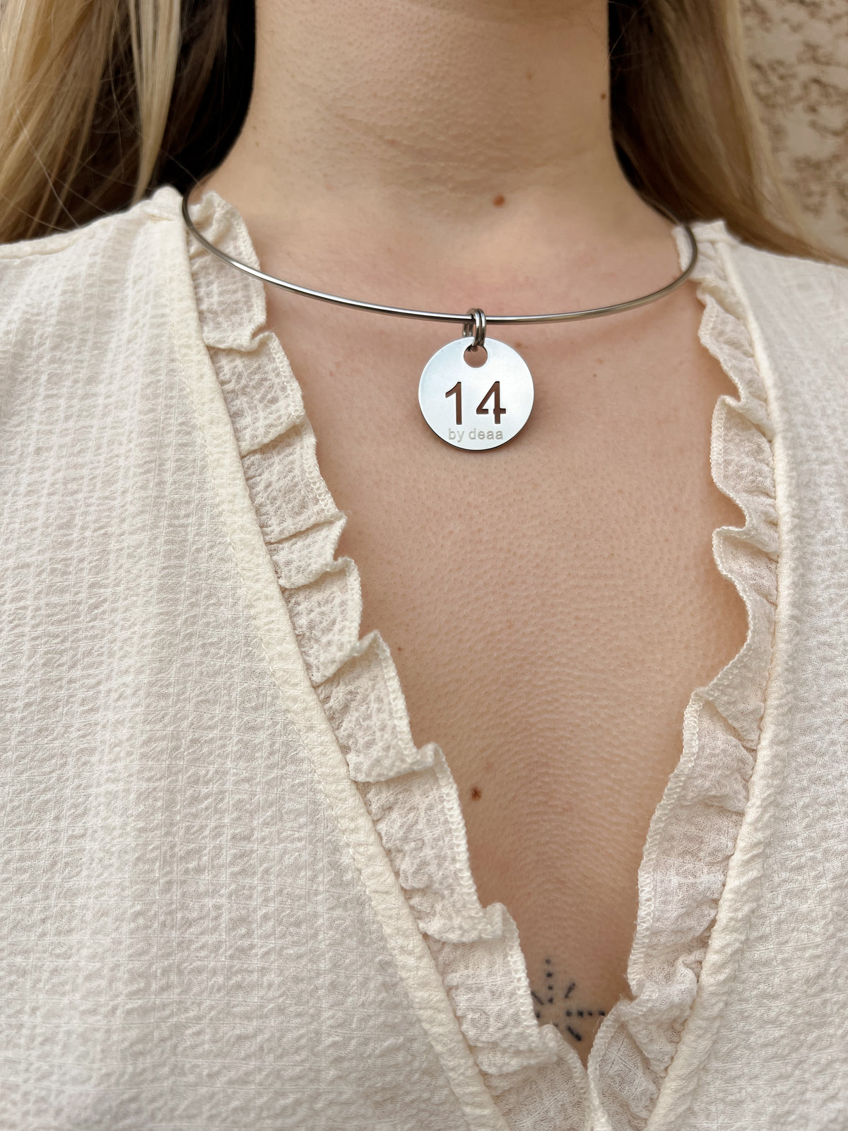 Collier Médaille Chiffre – Jonc Acier Inoxydable