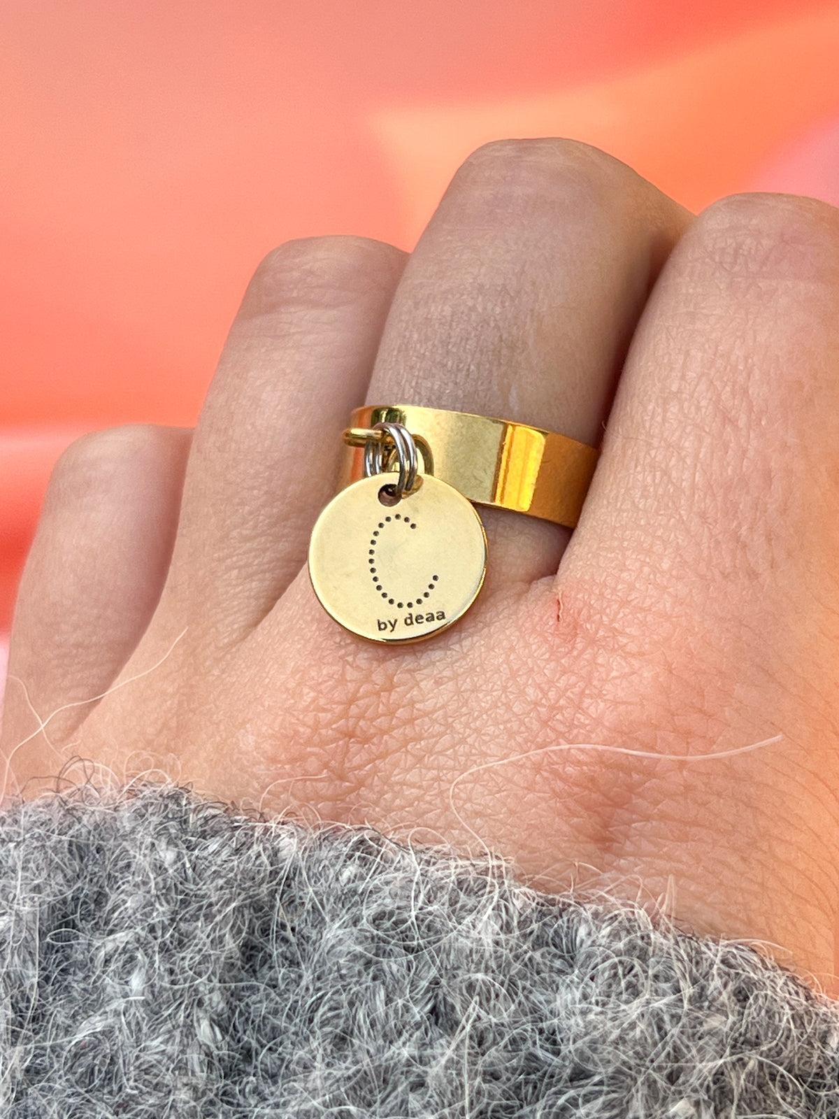 Bague Initiale Dorée Personnalisée – Acier Inoxydable