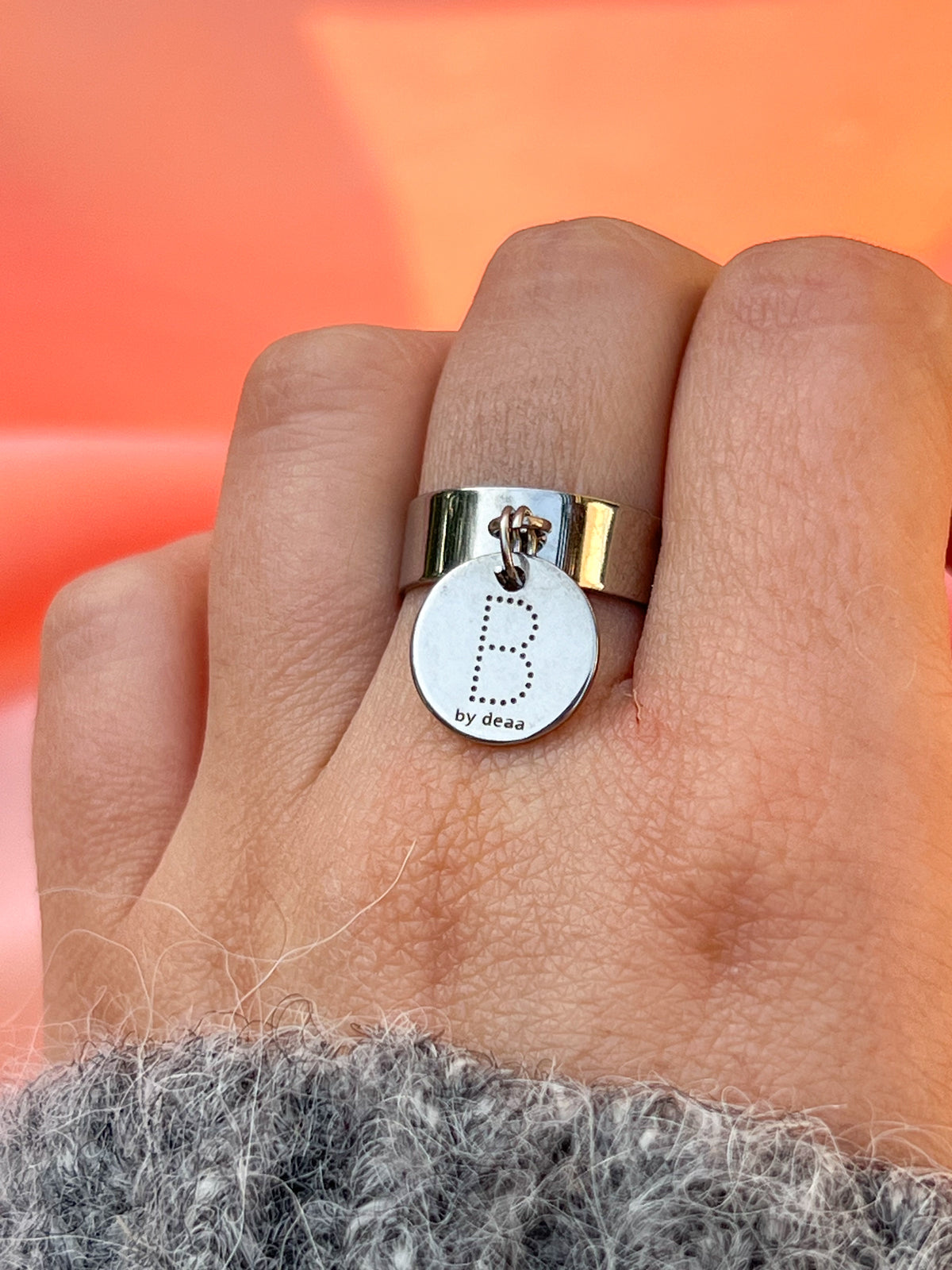 Bague Initiale Argentée Personnalisée – Acier Inoxydable