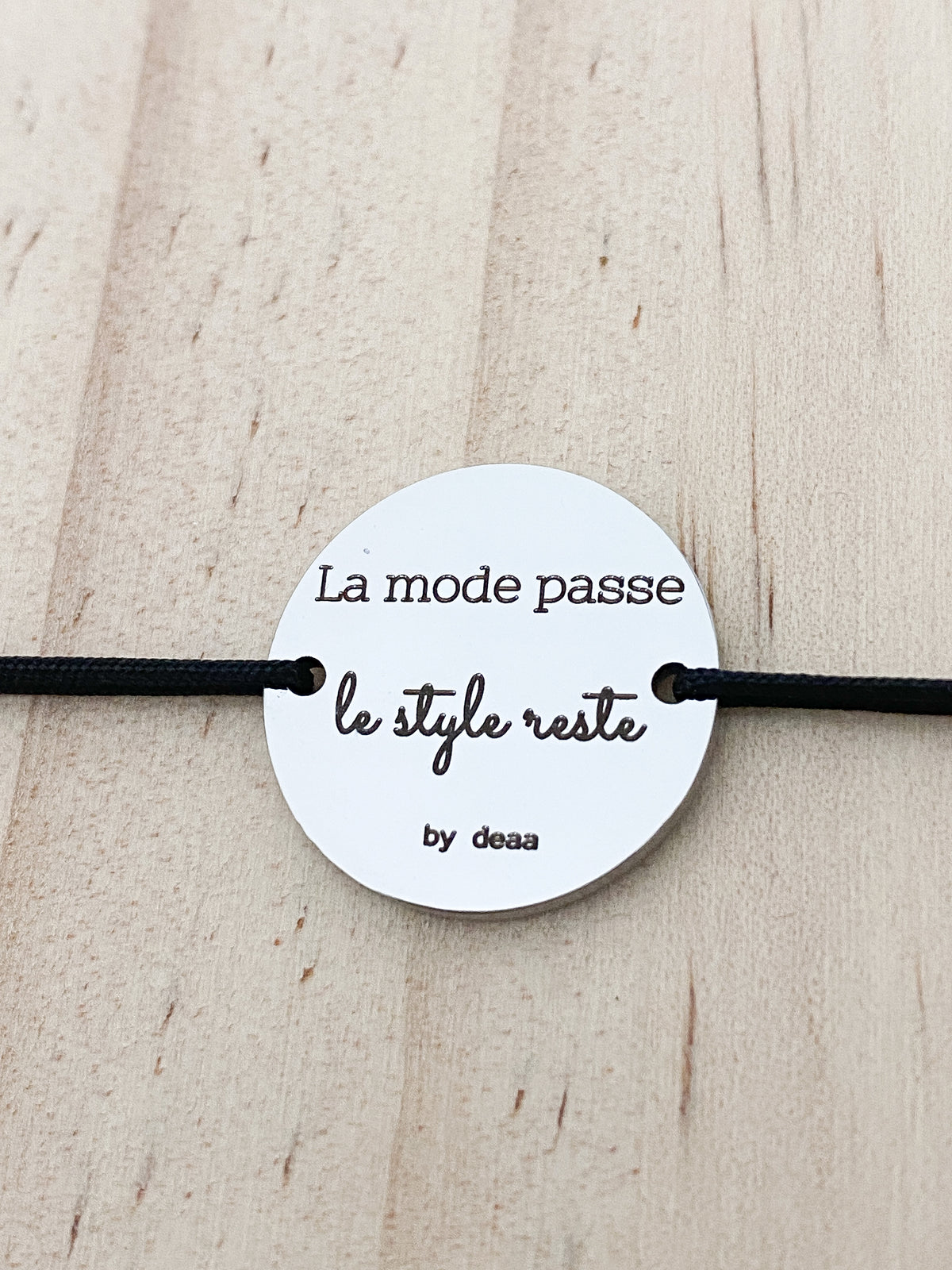 La Mode Passe le Style Reste – Bracelet Médaillon