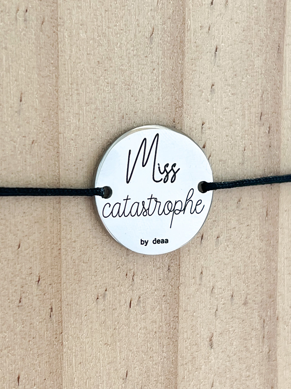 Miss Catastrophe – Bracelet Médaillon