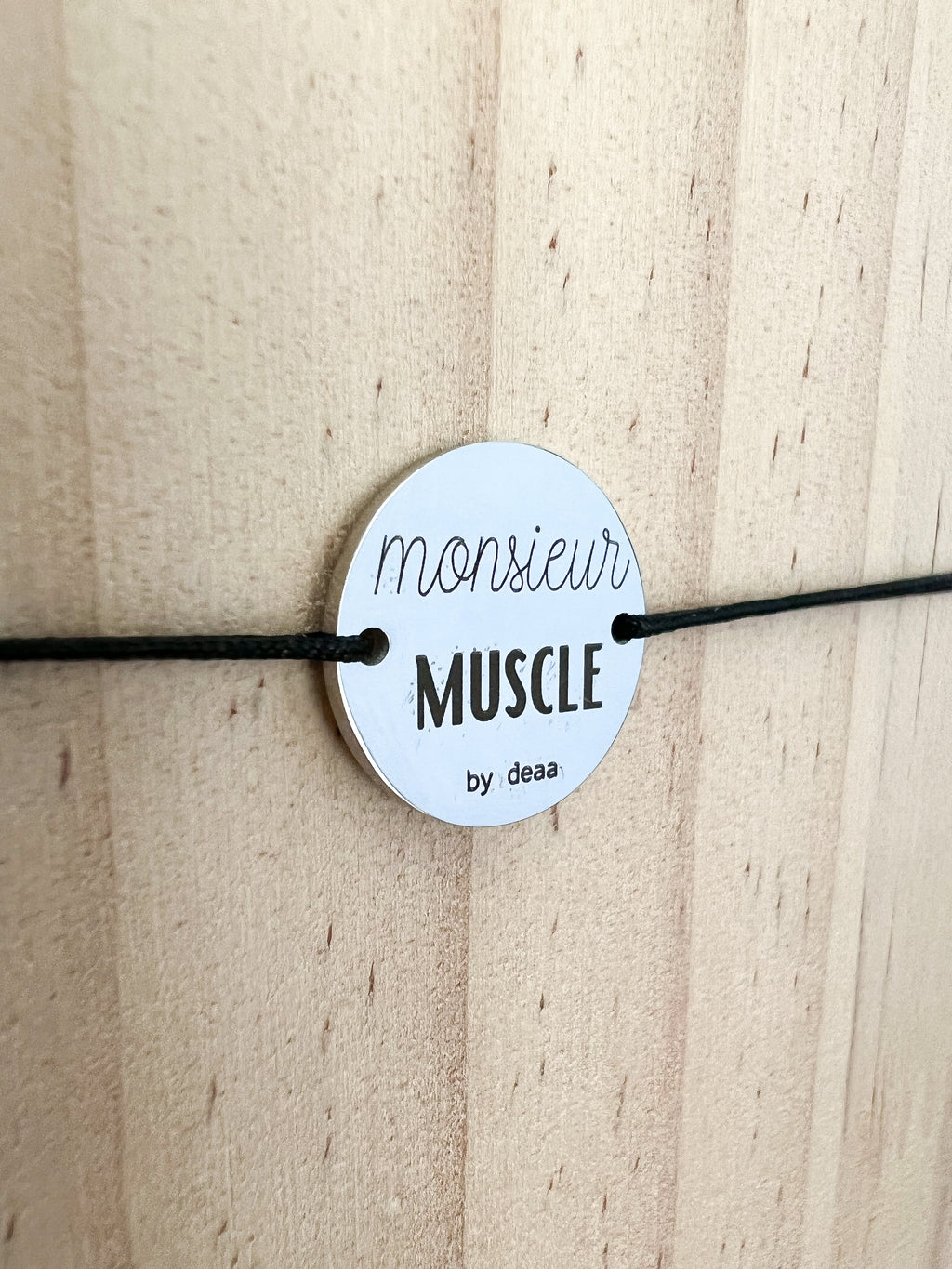 Monsieur Muscle – Bracelet Médaillon