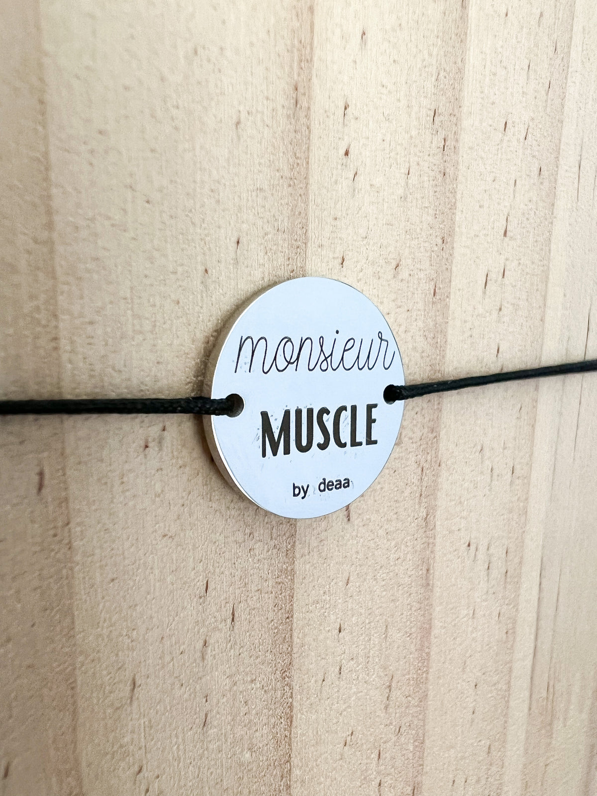 Monsieur Muscle – Bracelet Médaillon