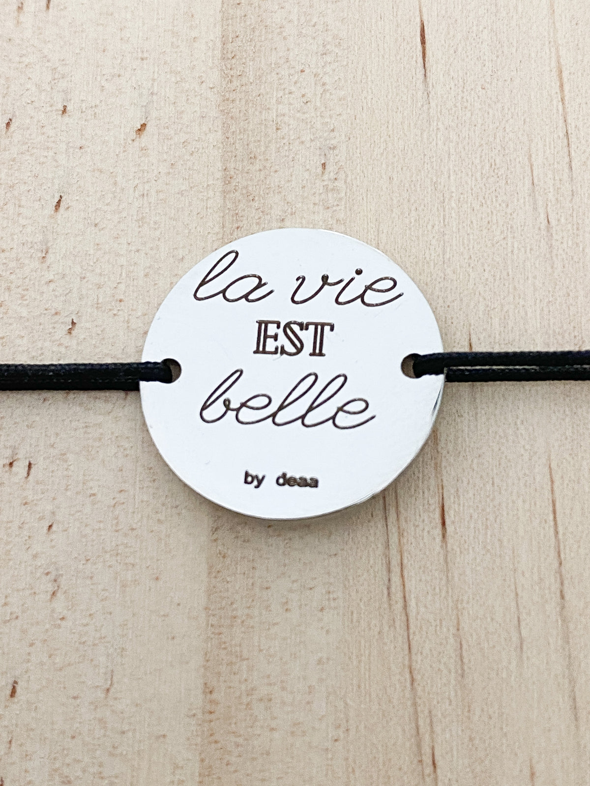La Vie est Belle – Bracelet Médaillon