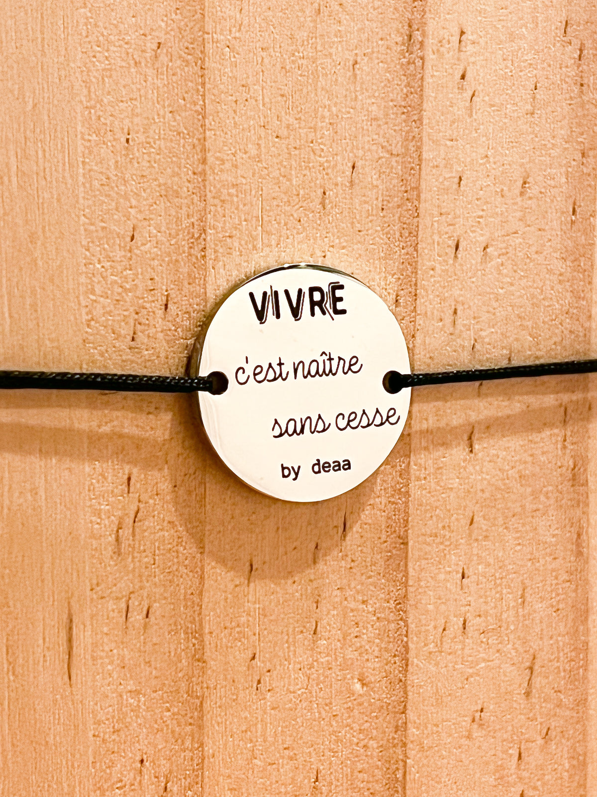 Vivre c'est Naître sans Cesse – Bracelet Médaillon