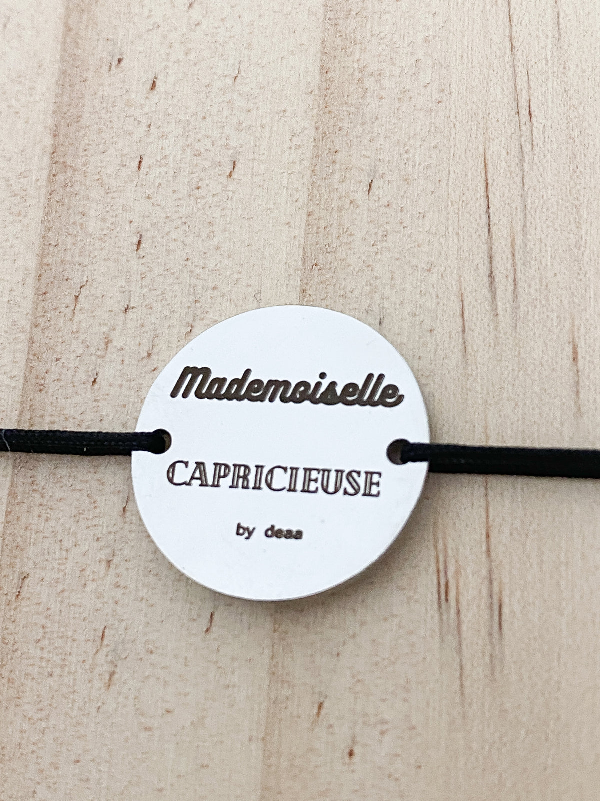 Mademoiselle Capricieuse – Bracelet Médaillon