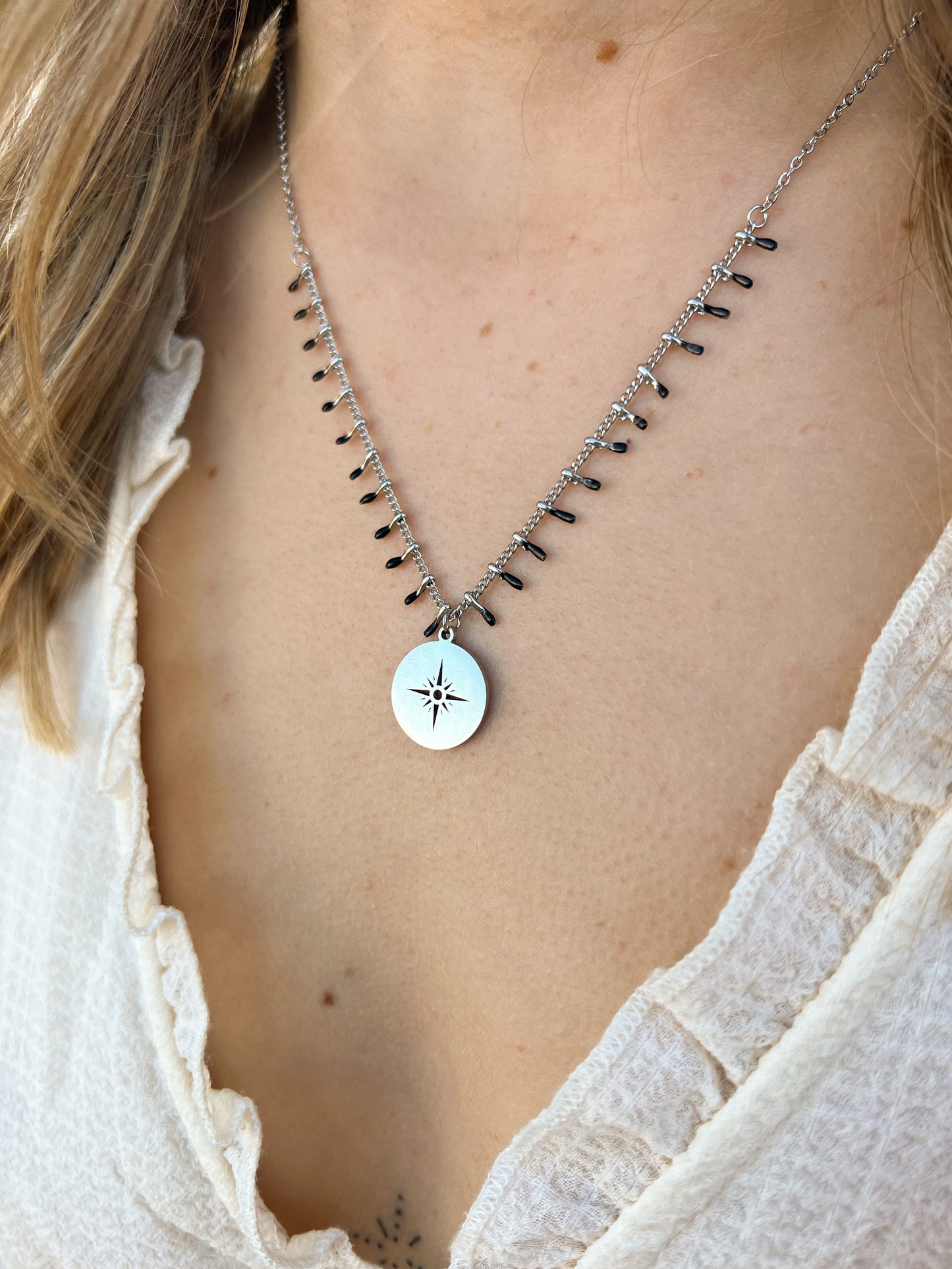 Collier étoile, noir