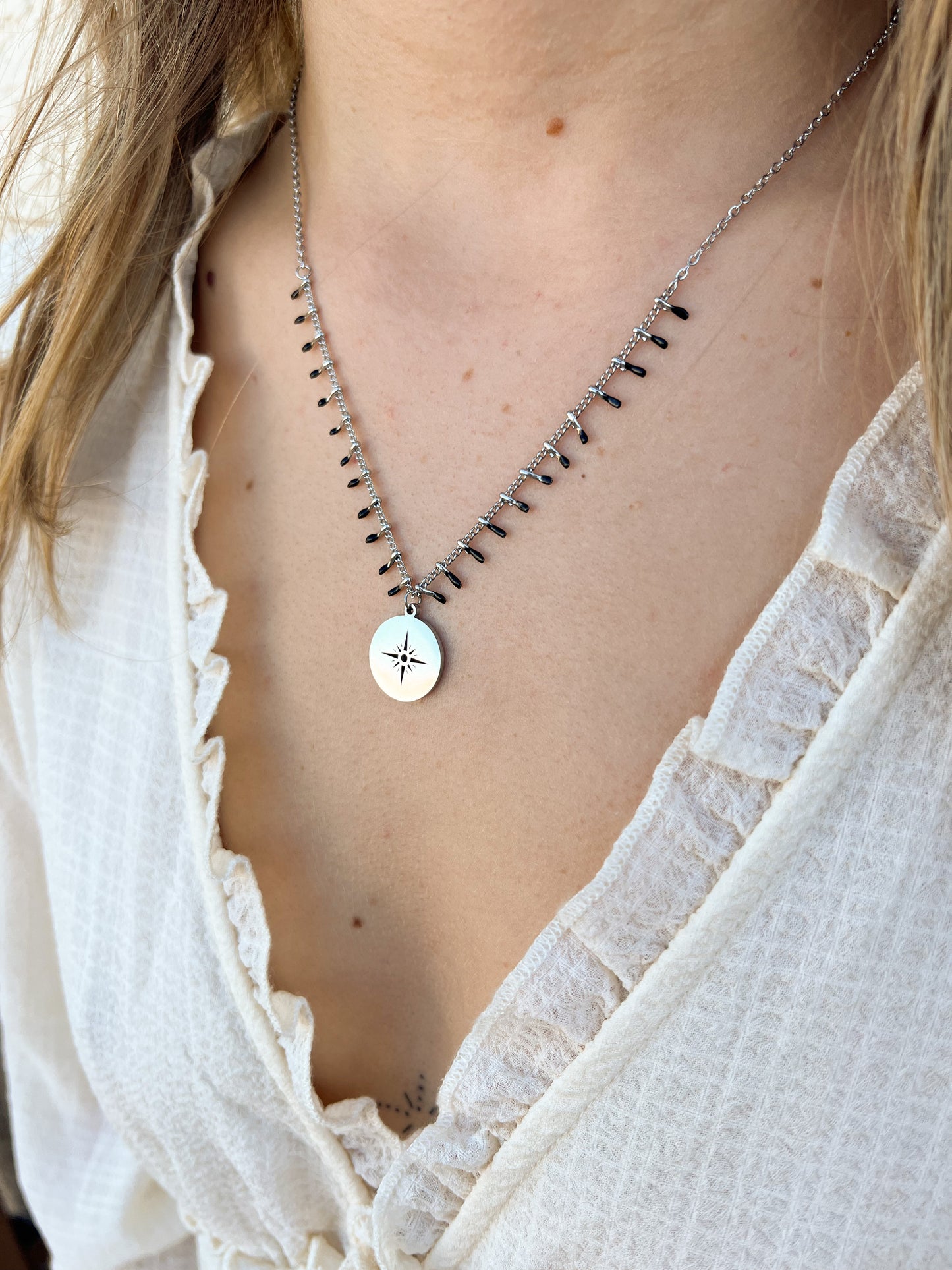 Collier étoile, noir