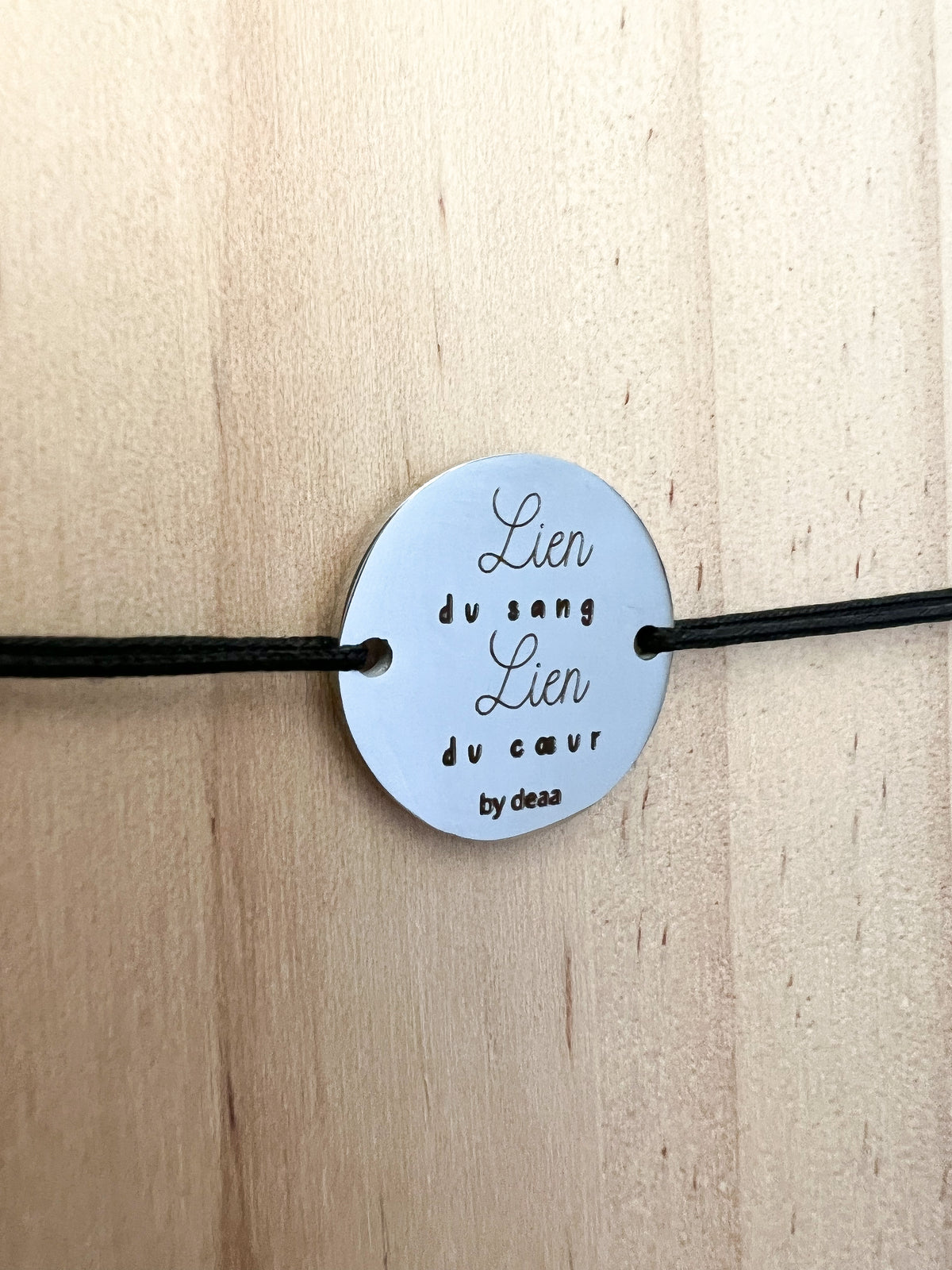 Lien du Sang, Lien du Cœur – Bracelet Médaillon