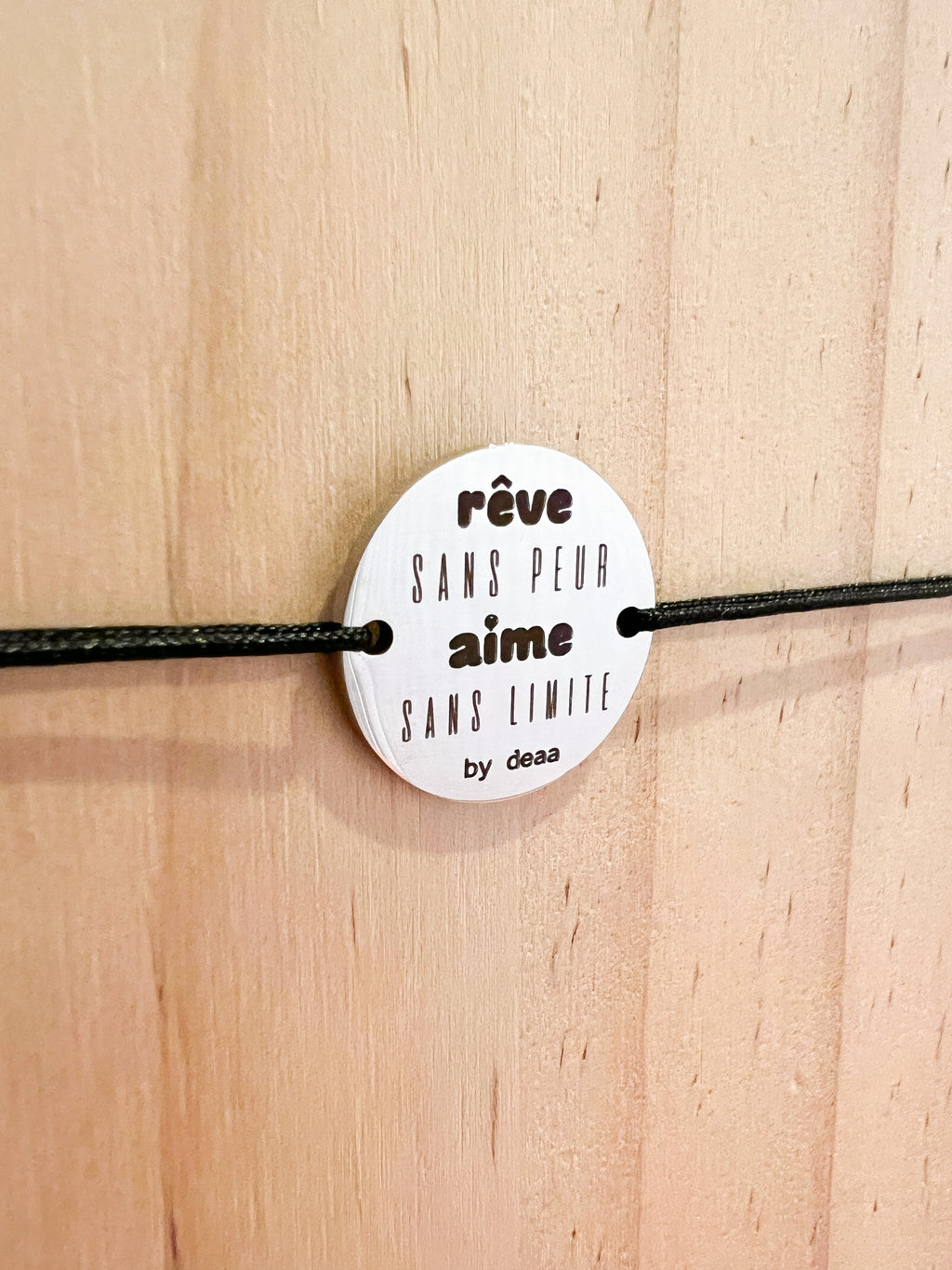 Rêve sans Peur, Aime sans Limite – Bracelet Médaillon
