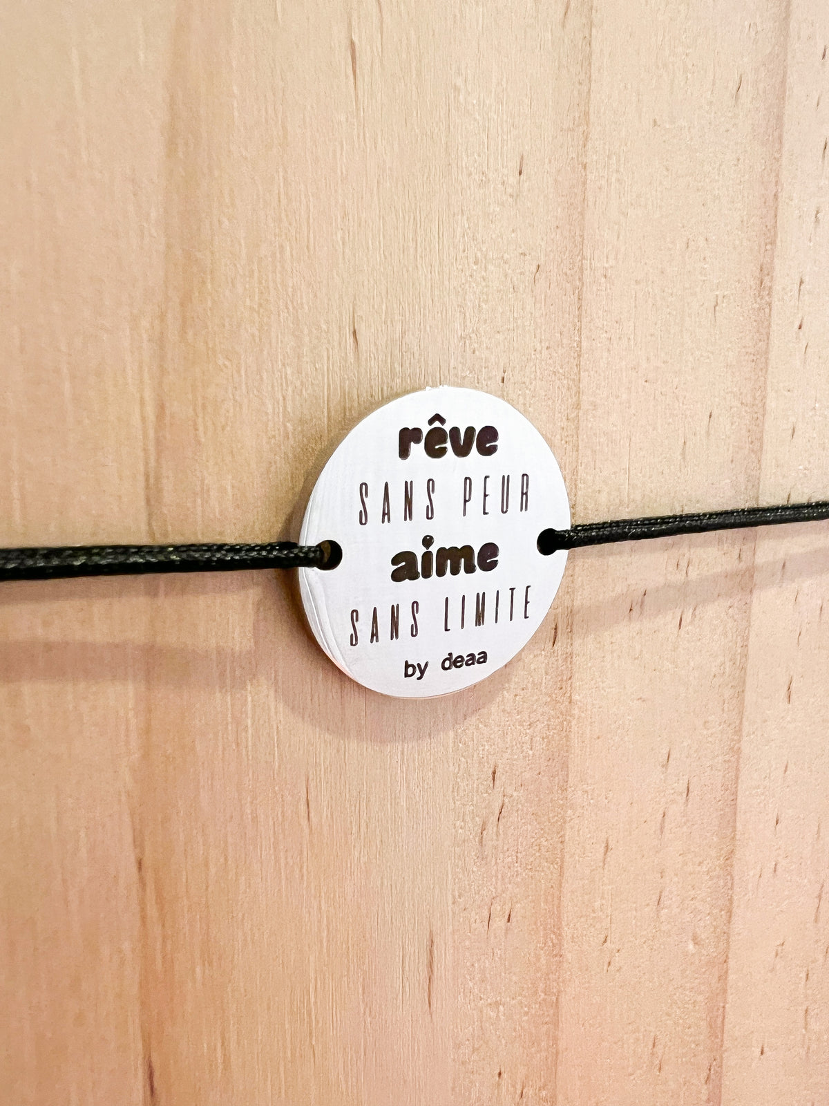 Rêve sans Peur, Aime sans Limite – Bracelet Médaillon