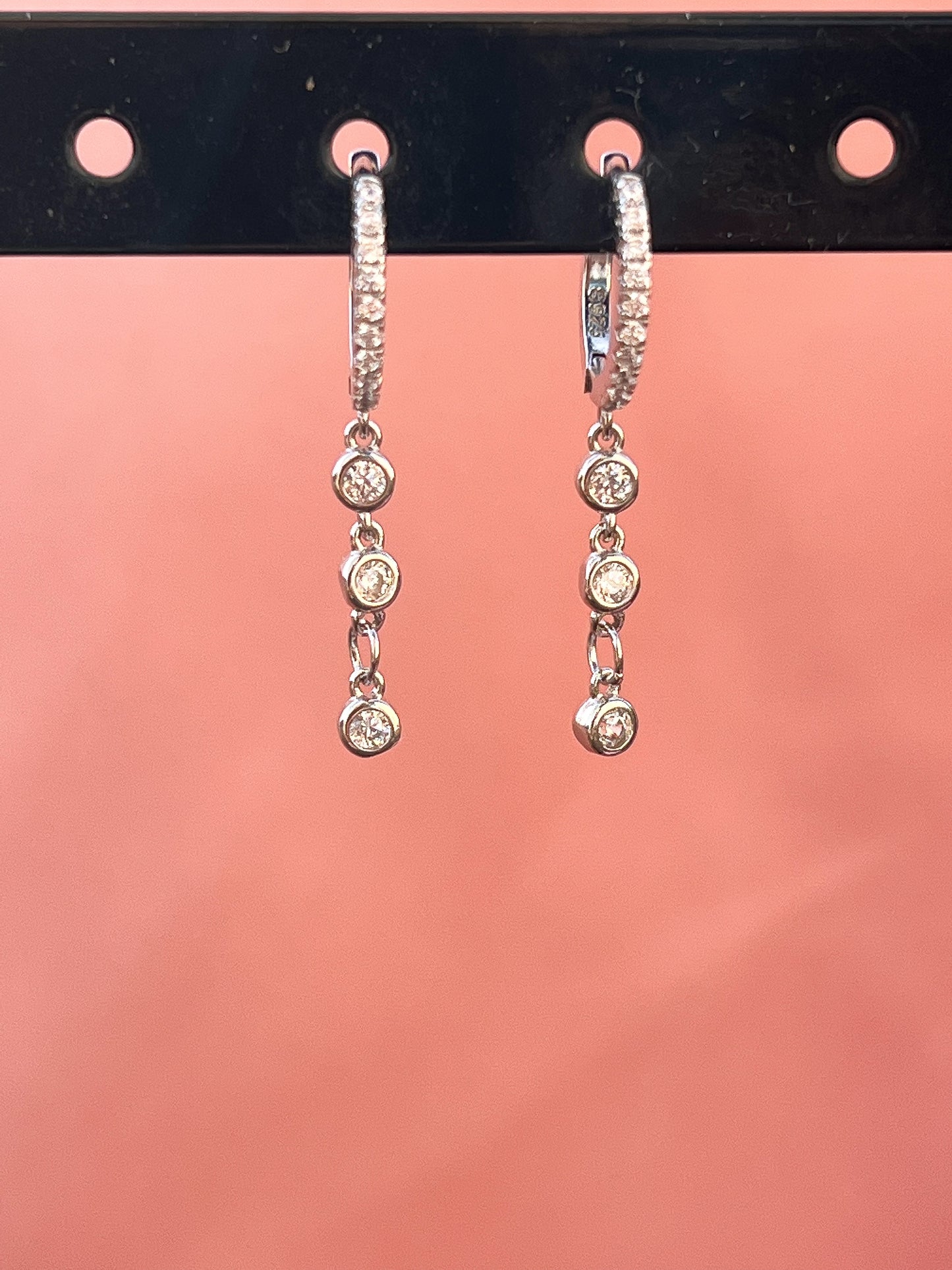 Bouclés d’oreilles pendantes à strass