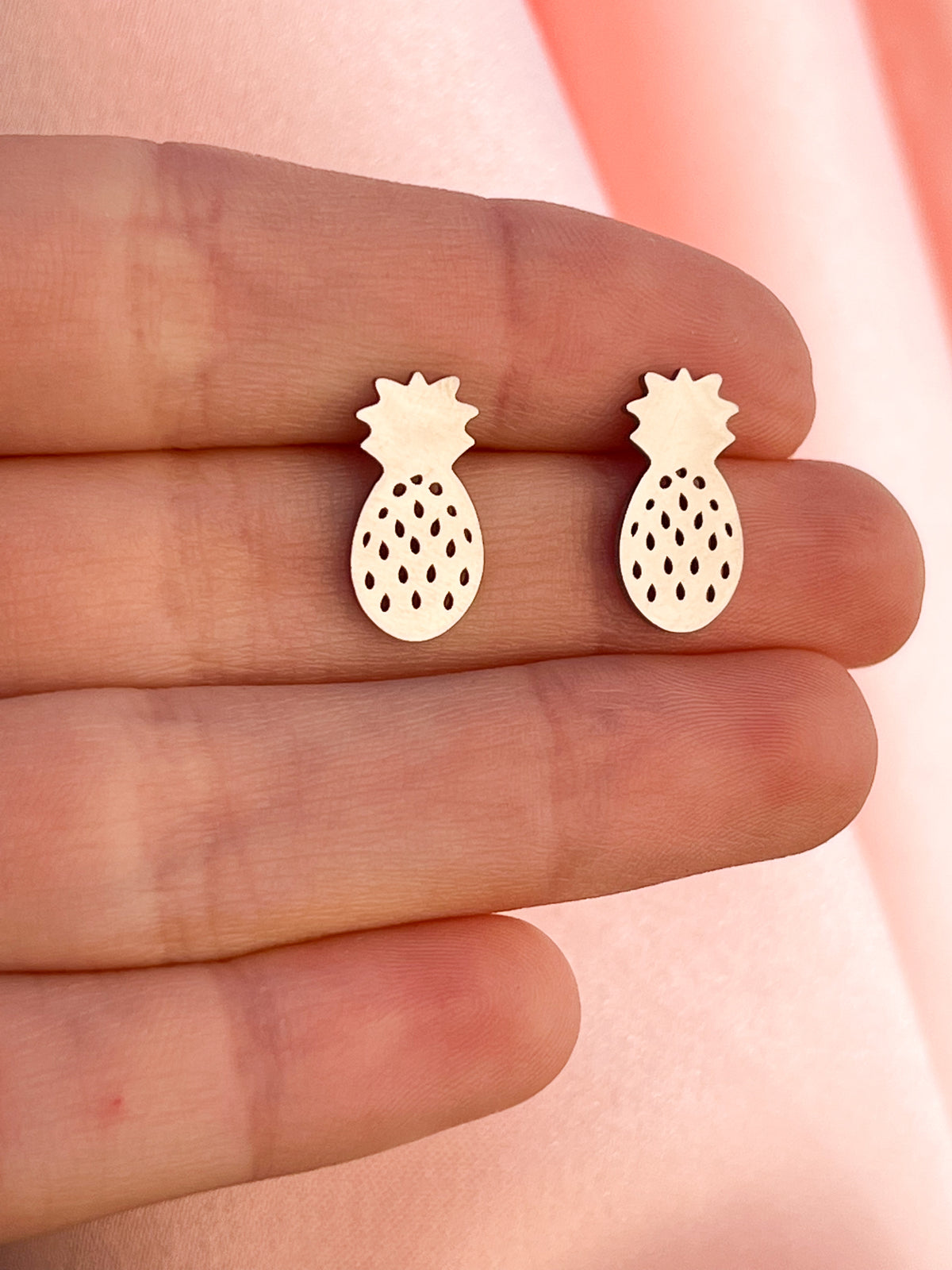 Pendientes de acero inoxidable Métis, piña, color plata.