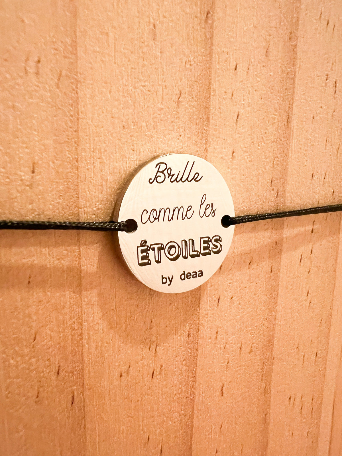 Brille comme les Étoiles – Bracelet Médaillon