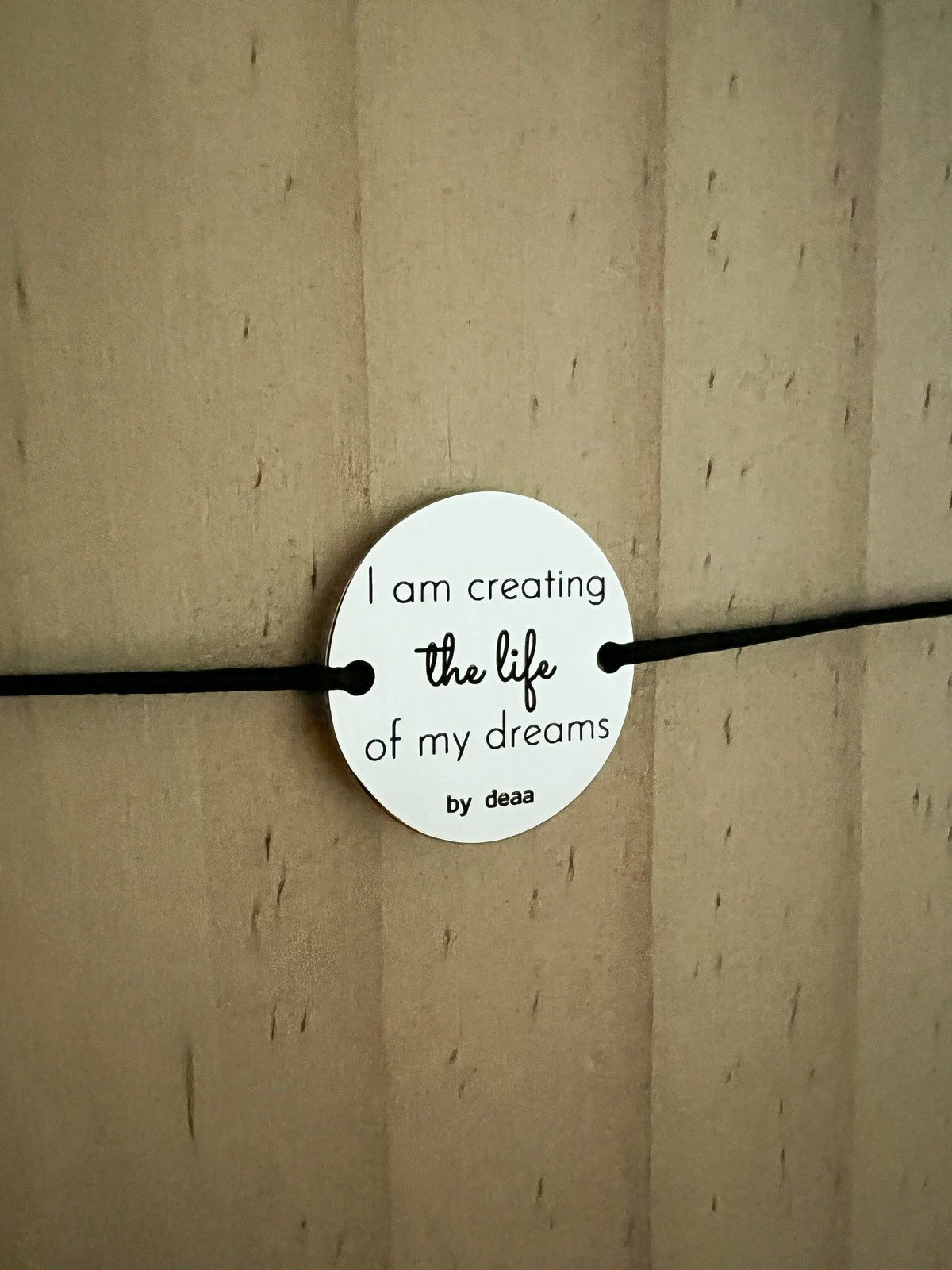 I Am Creating the Life of My Dreams – Bracelet Médaillon