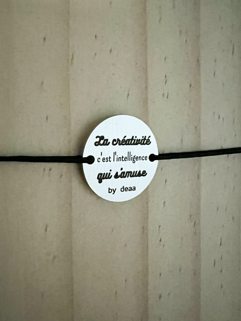 La Créativité c'est l'Intelligence qui s'Amuse – Bracelet Médaillon