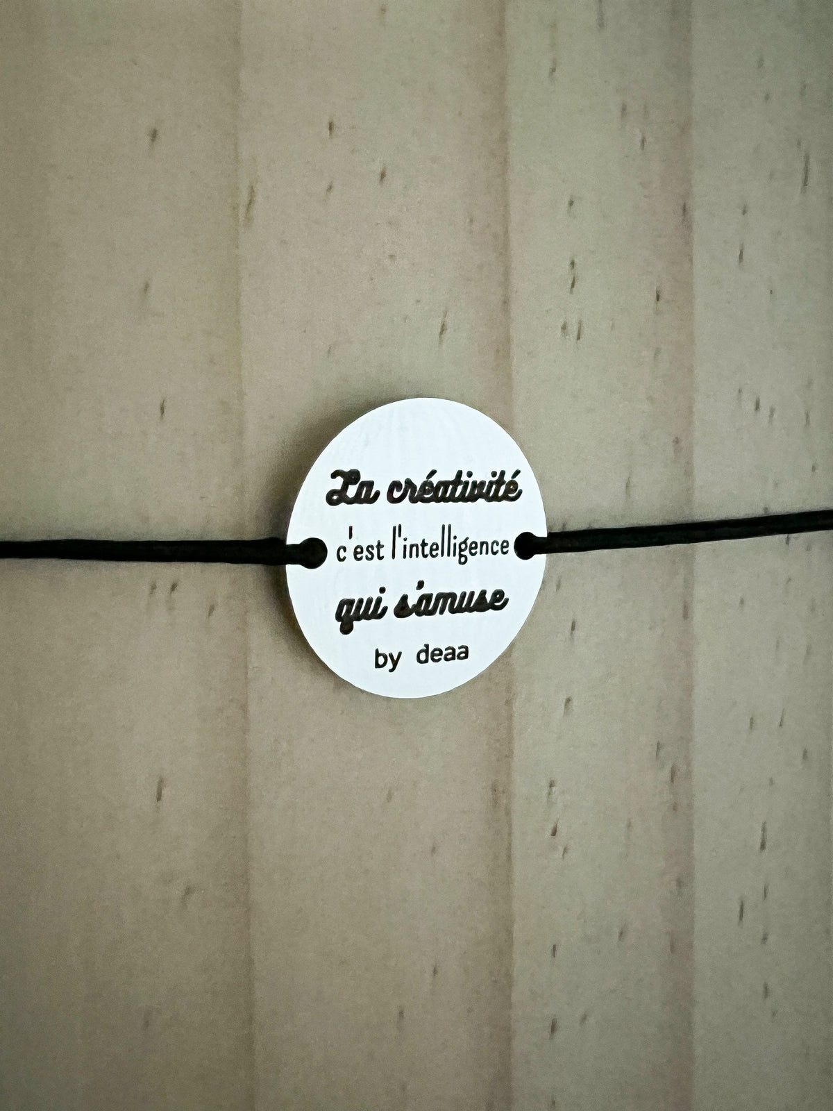 La Créativité c'est l'Intelligence qui s'Amuse – Bracelet Médaillon