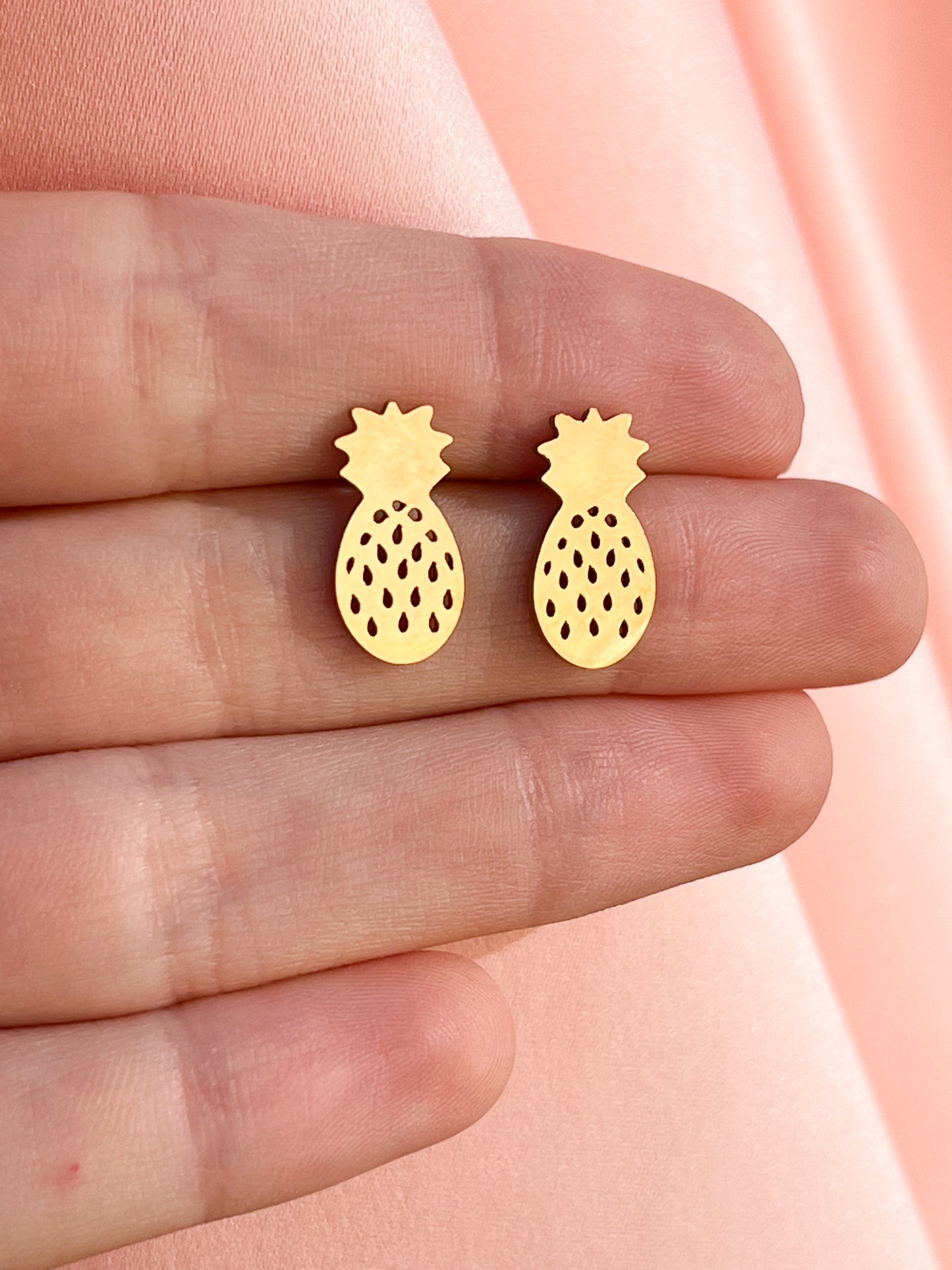 Hybrid stainless steel earrings, pineapple gold