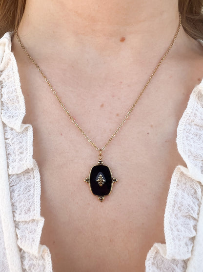 Collier plaque noir