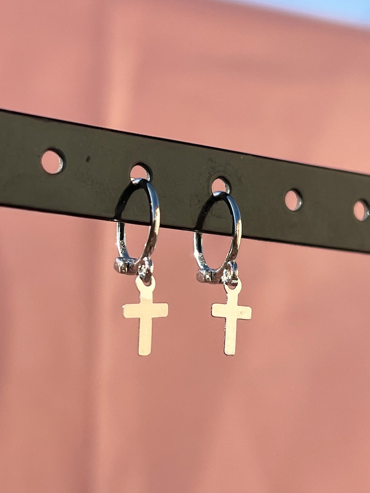 Boucles d’oreilles petites croix