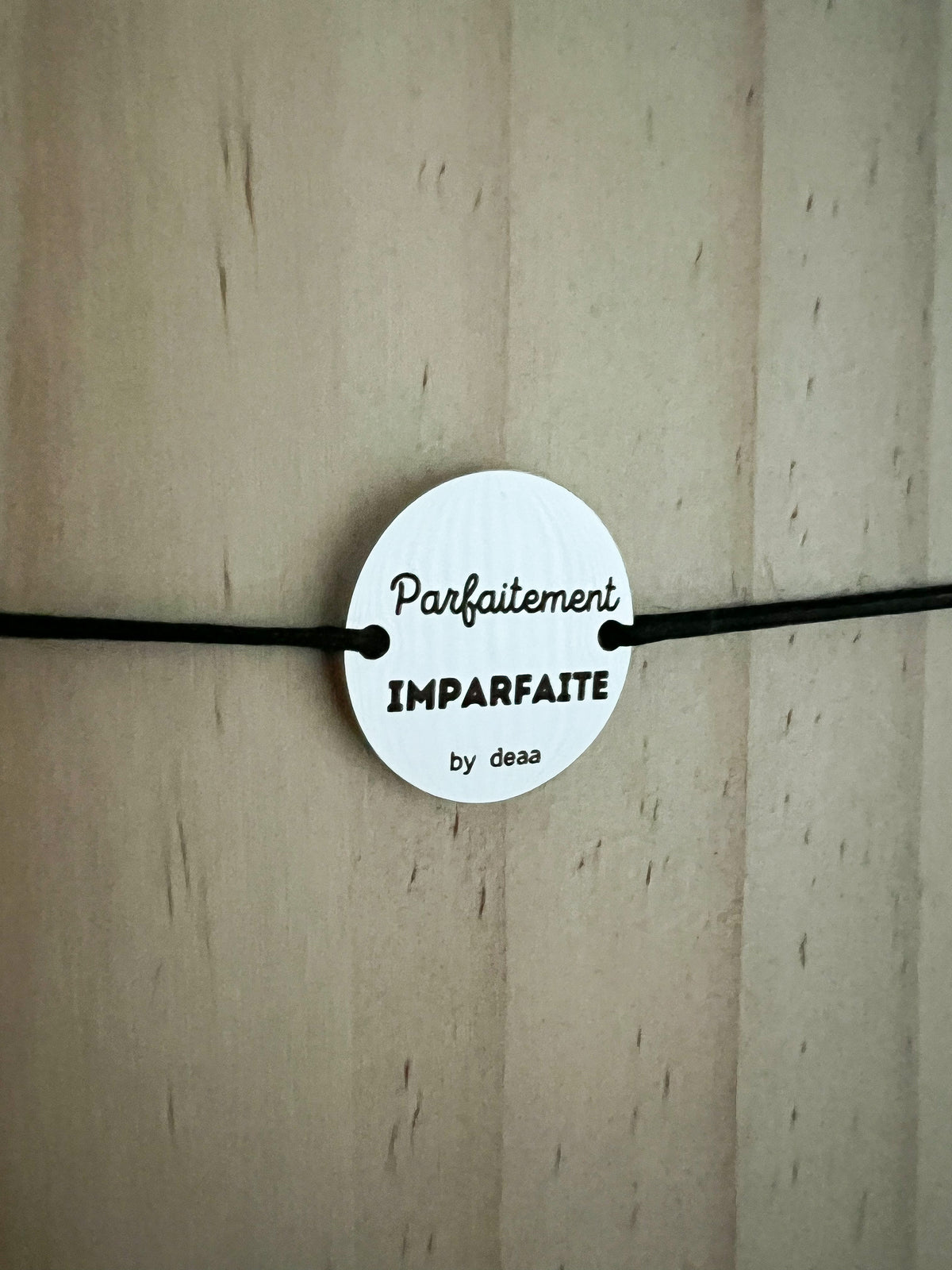 Parfaitement Imparfaite – Bracelet Médaillon