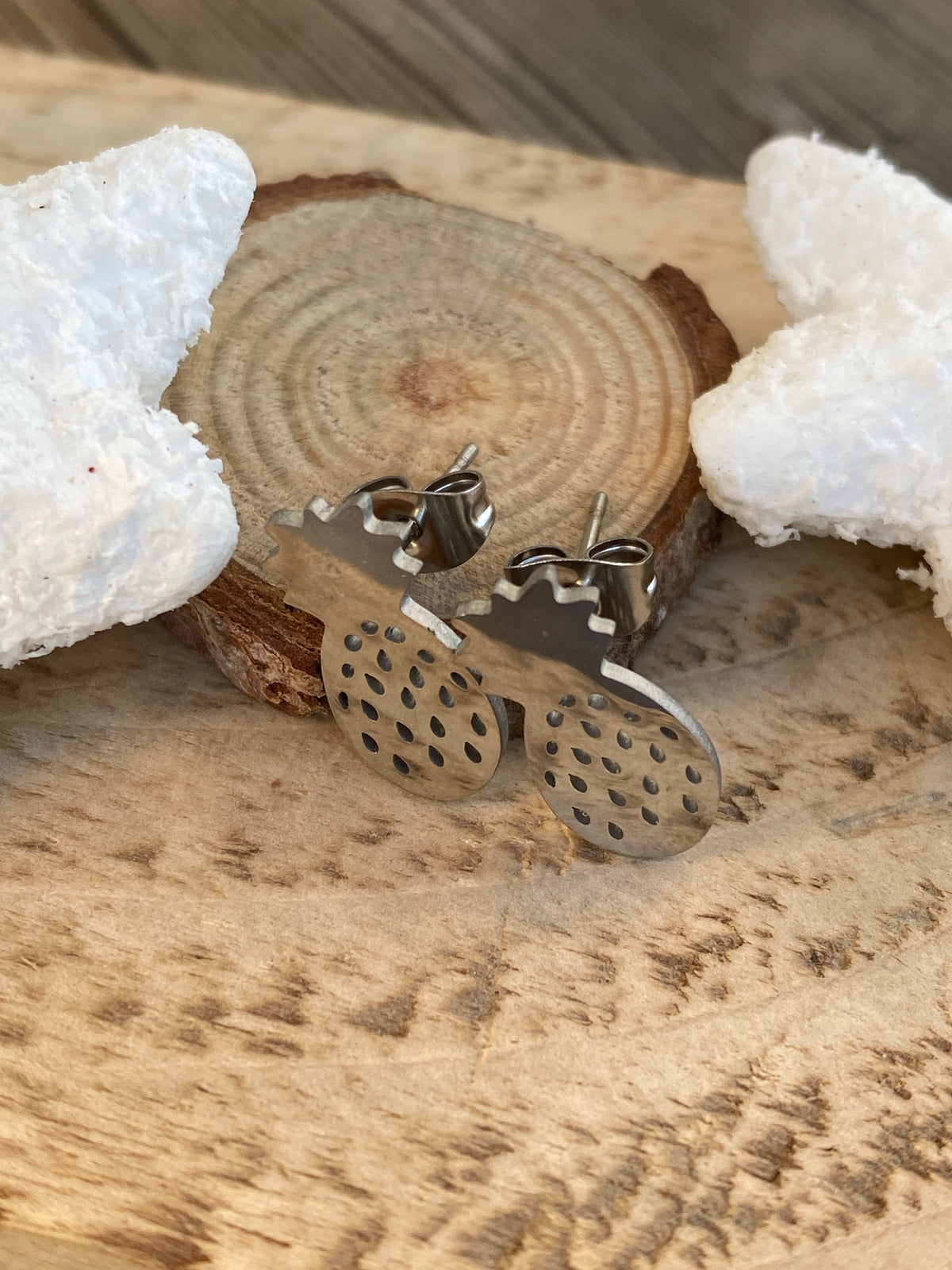 Pendientes de acero inoxidable Métis, piña, color plata.