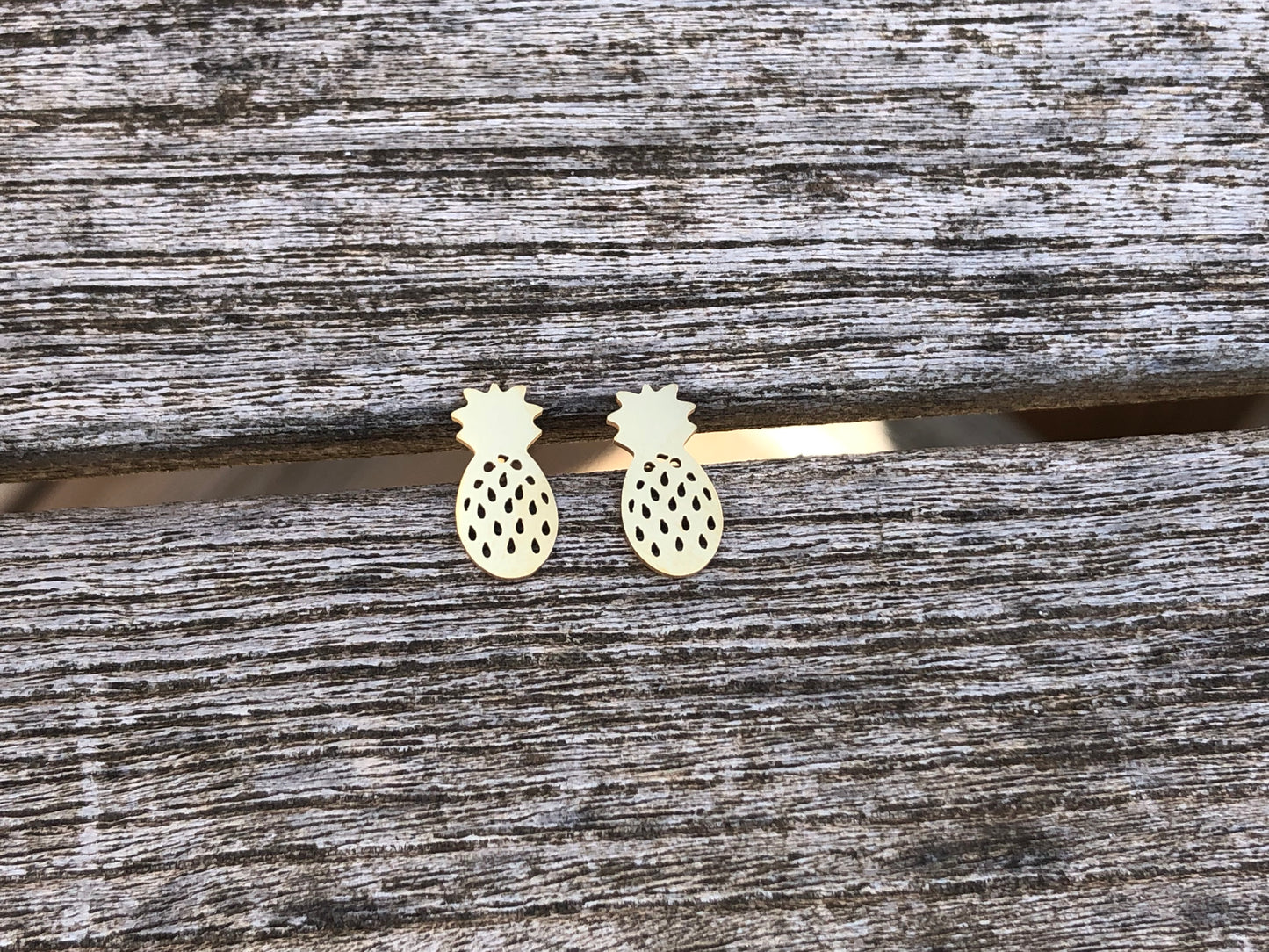 Hybrid stainless steel earrings, pineapple gold