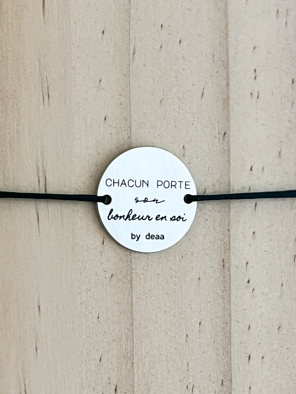 Chacun Porte Son Bonheur en Soi – Bracelet Médaillon