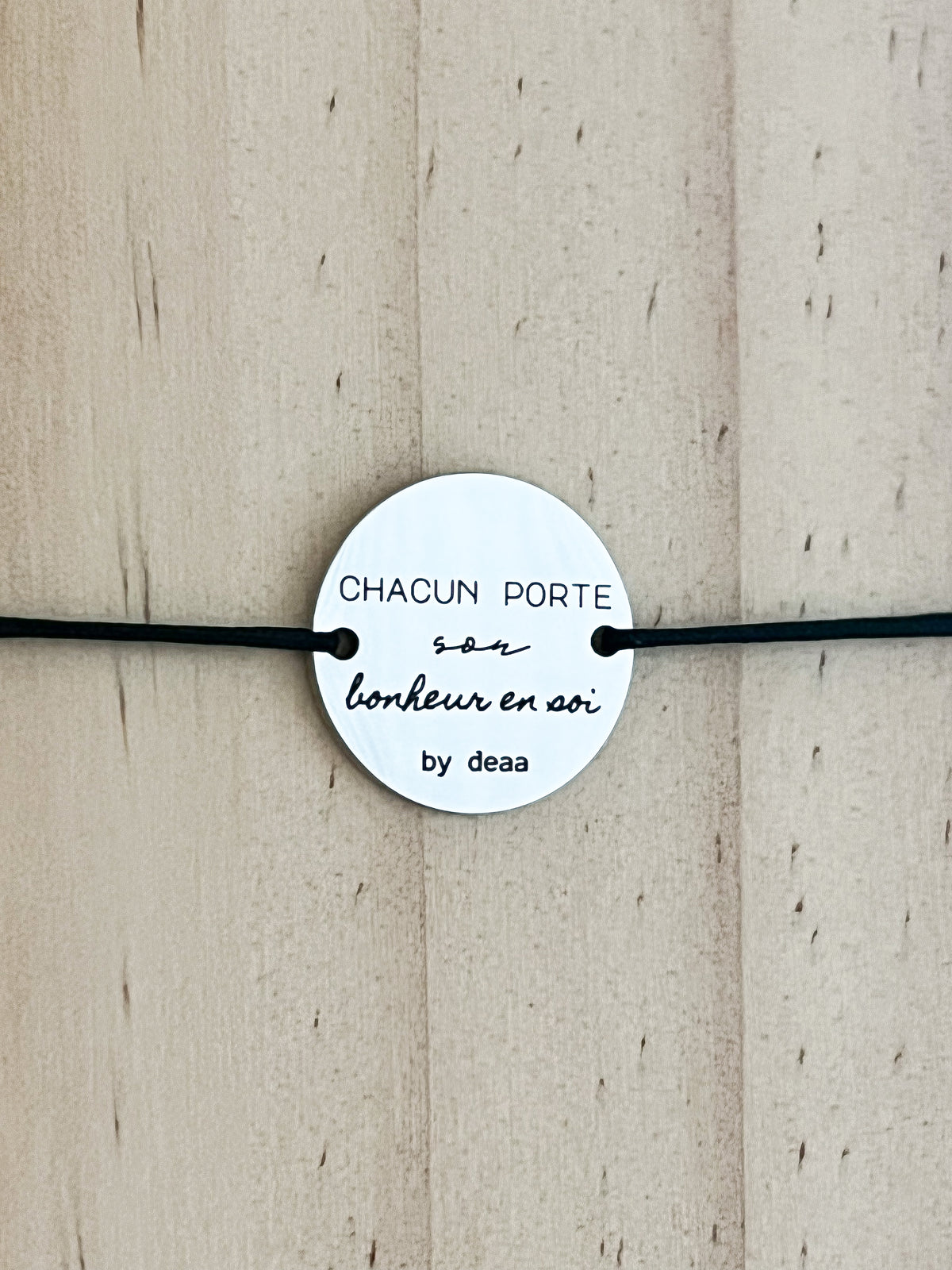 Chacun Porte Son Bonheur en Soi – Bracelet Médaillon